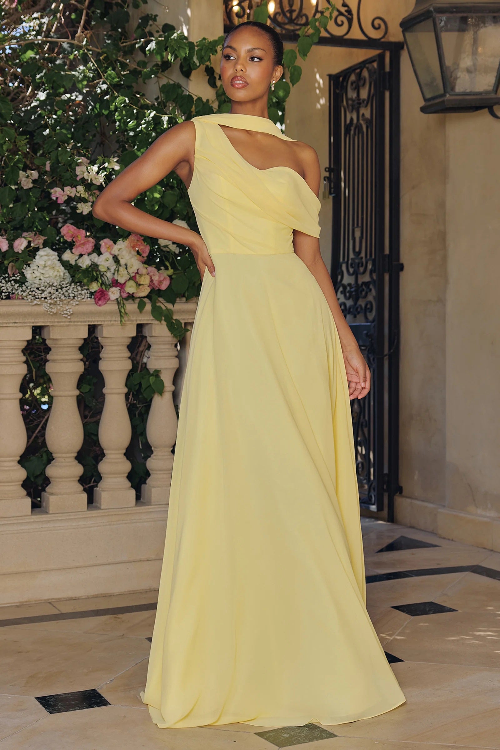 Vestido amarillo corte A chifon image 0