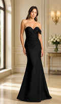 Vestido negro strapless tafeta image