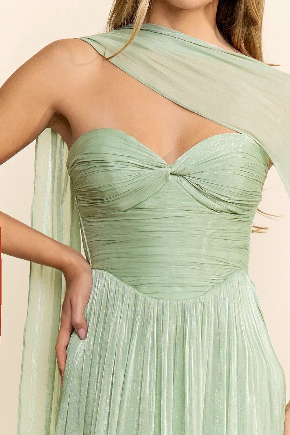 Vestido verde sage corte A image 1
