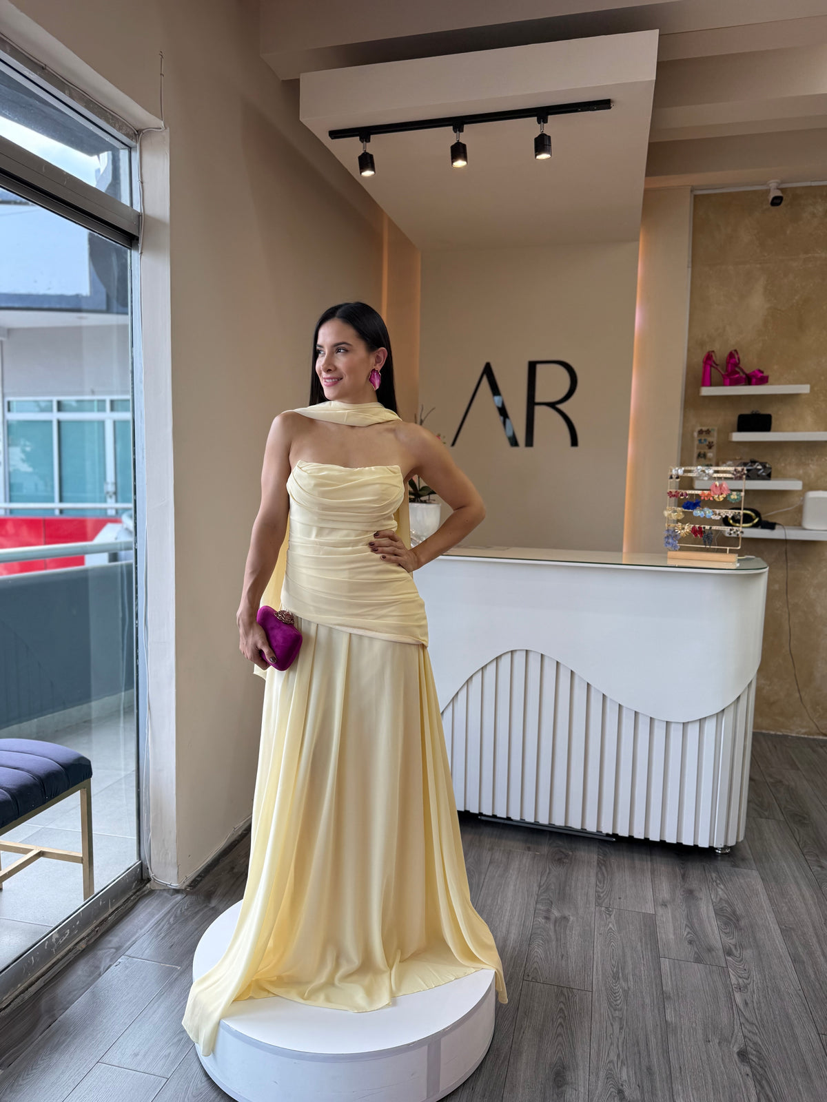 Amarillo strapless corte A