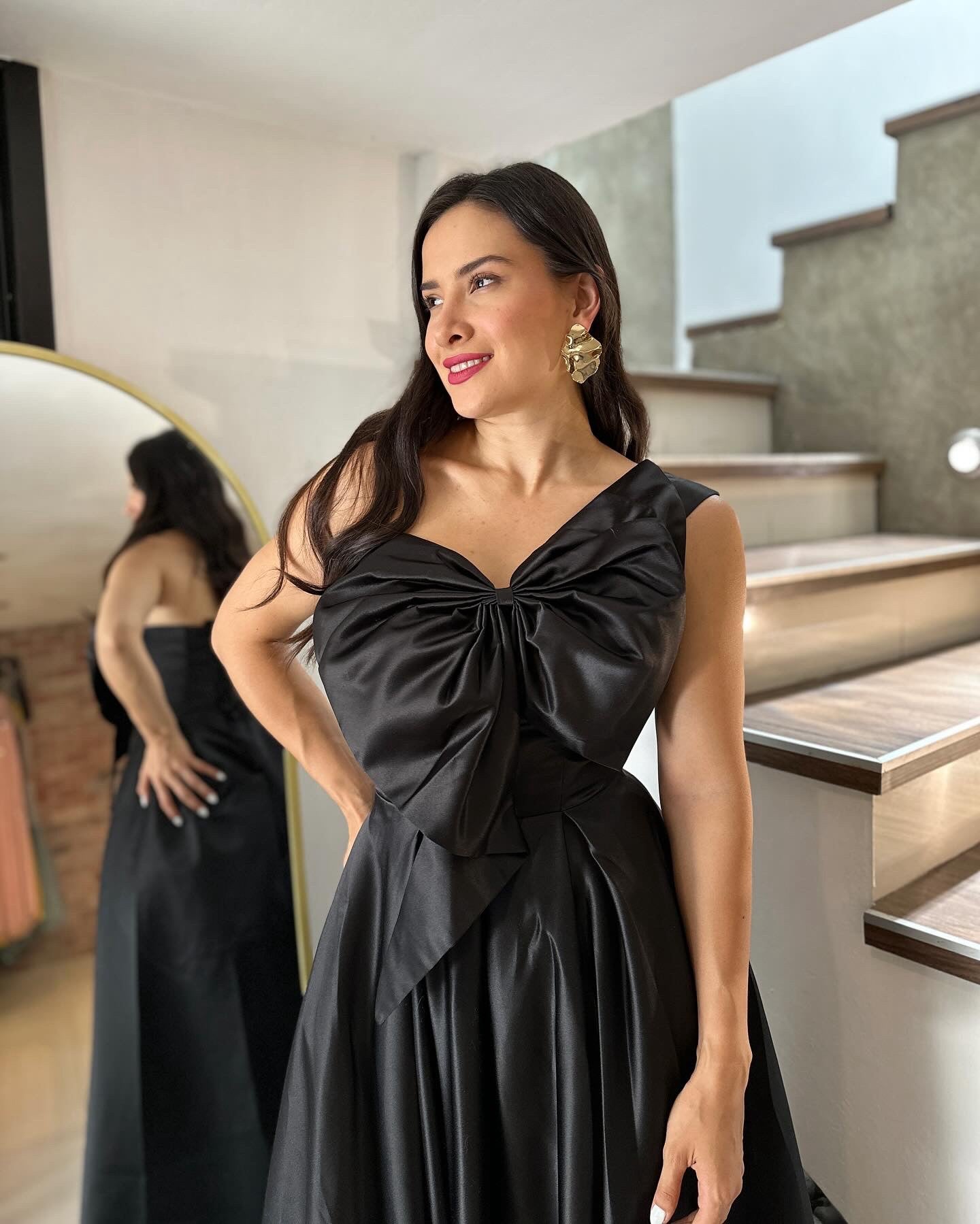 Vestido negro corte A image