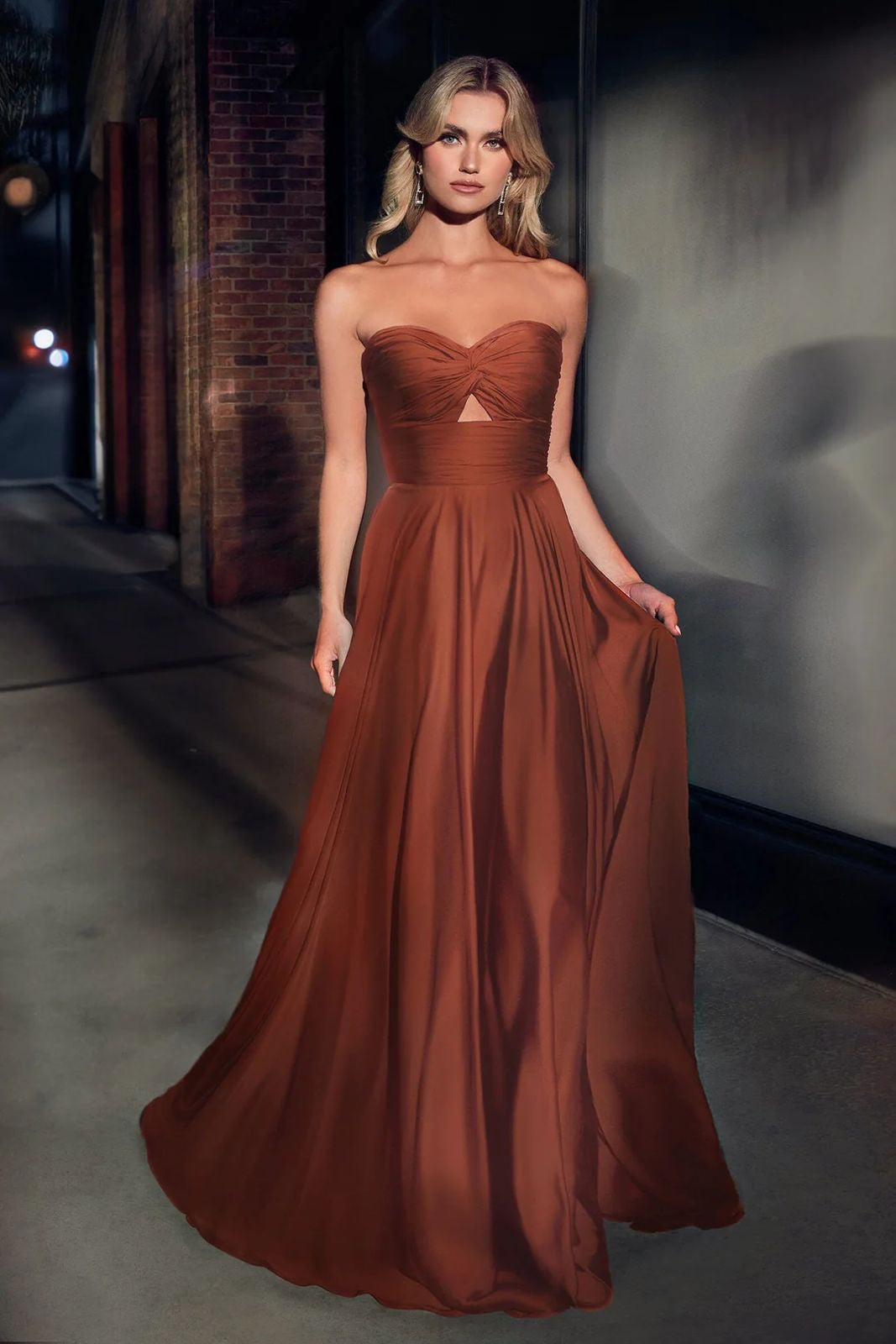 Vestido terracota strapless corte A image