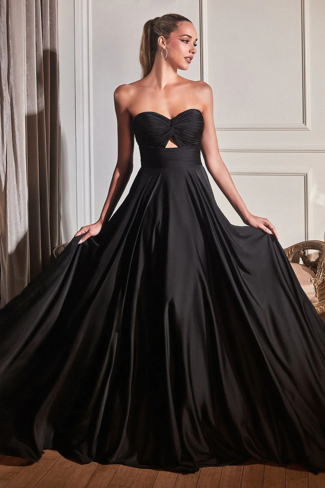 Vestido negro corte A strapless image 0