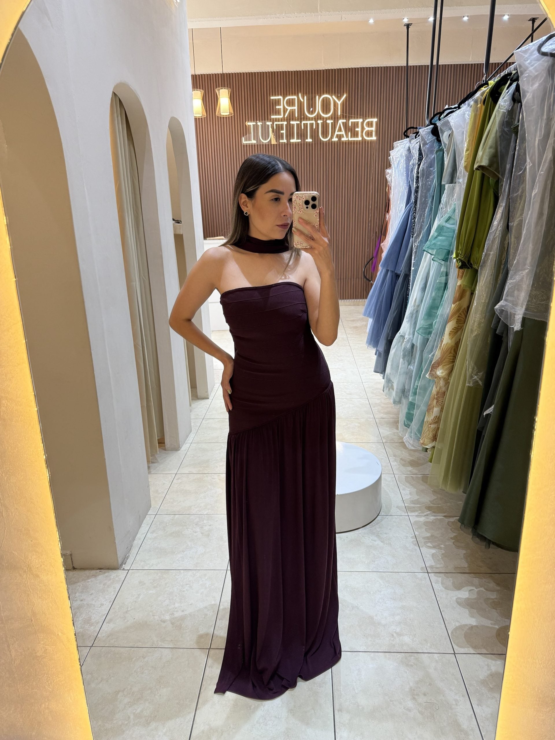 Vestido uva strapless con bufanda image