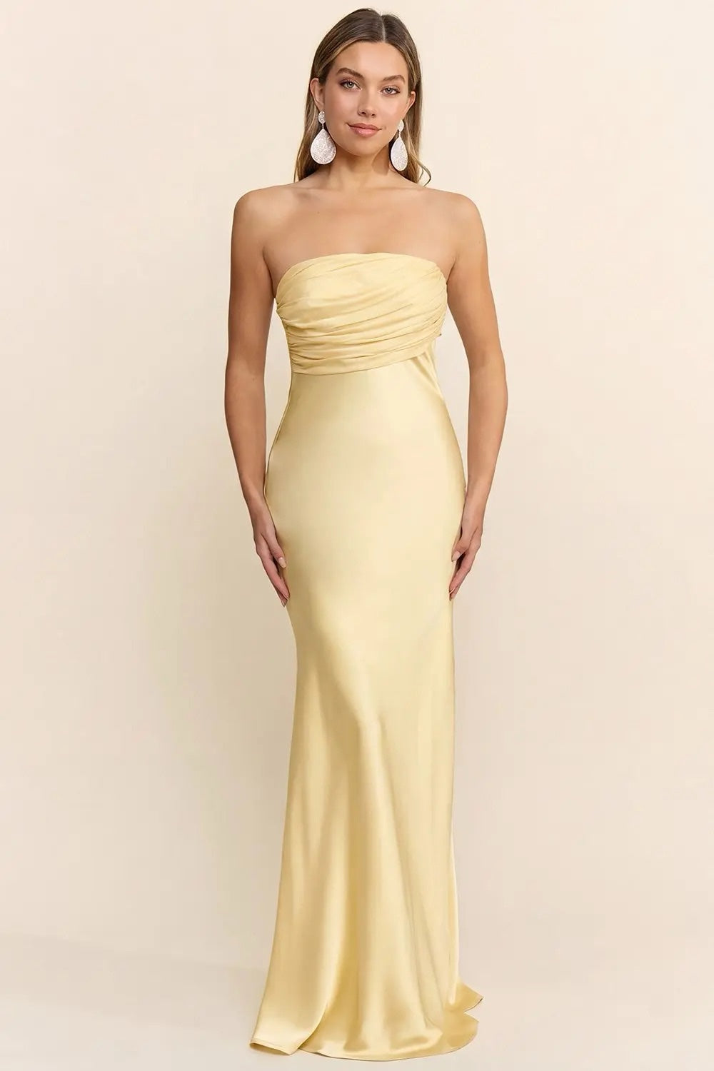 Vestido amarillo strapless moño espalda image 1