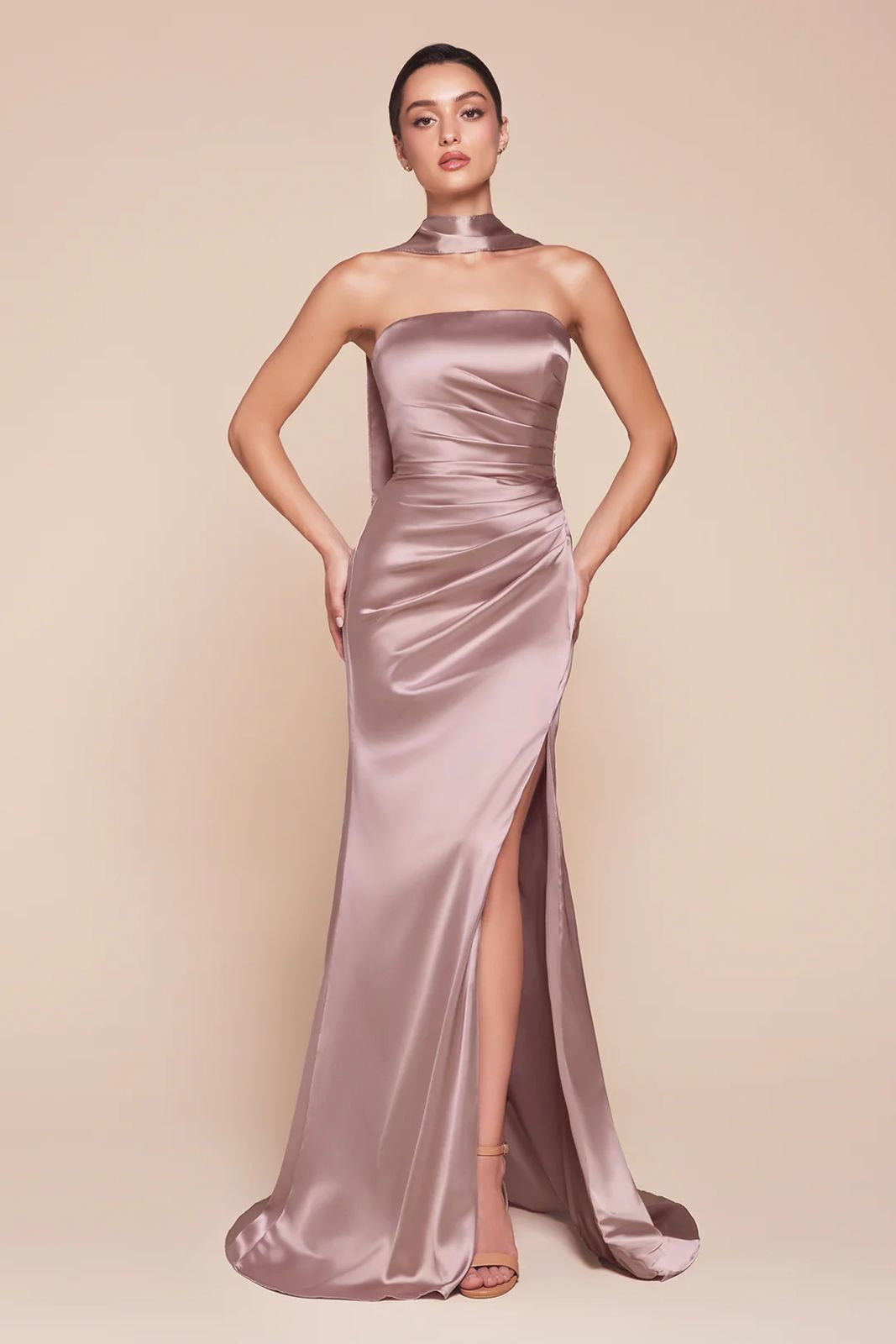 Vestido rosa palo satinado con corsé image 0